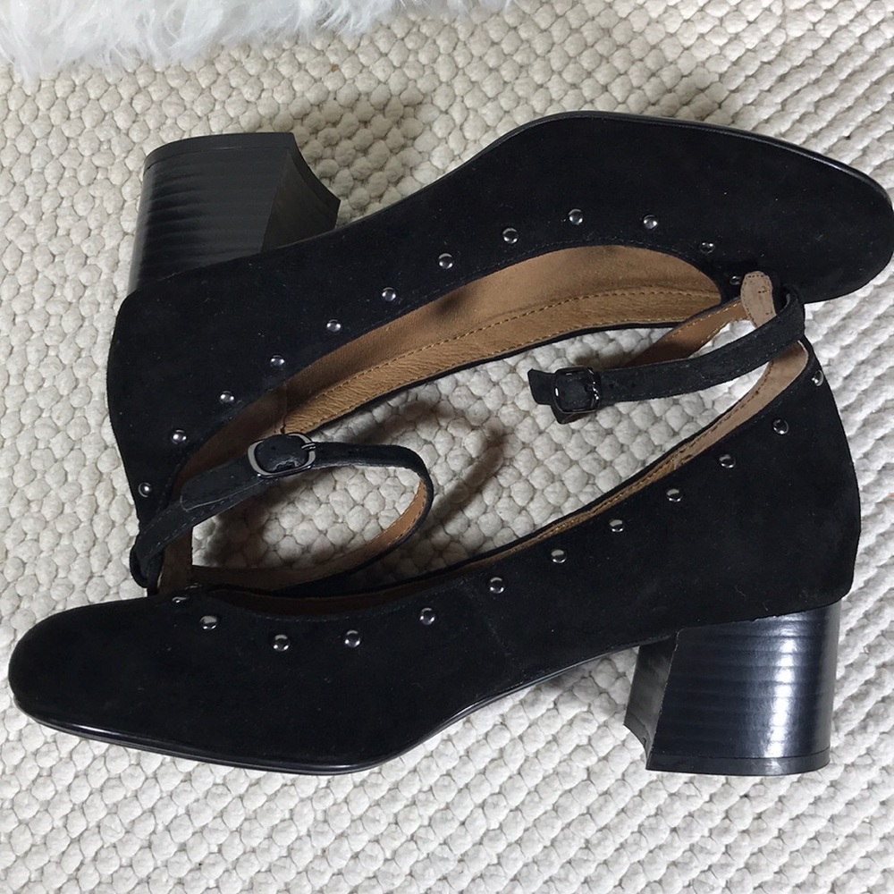 Montana black suede ankle bracelet 7M - NWT